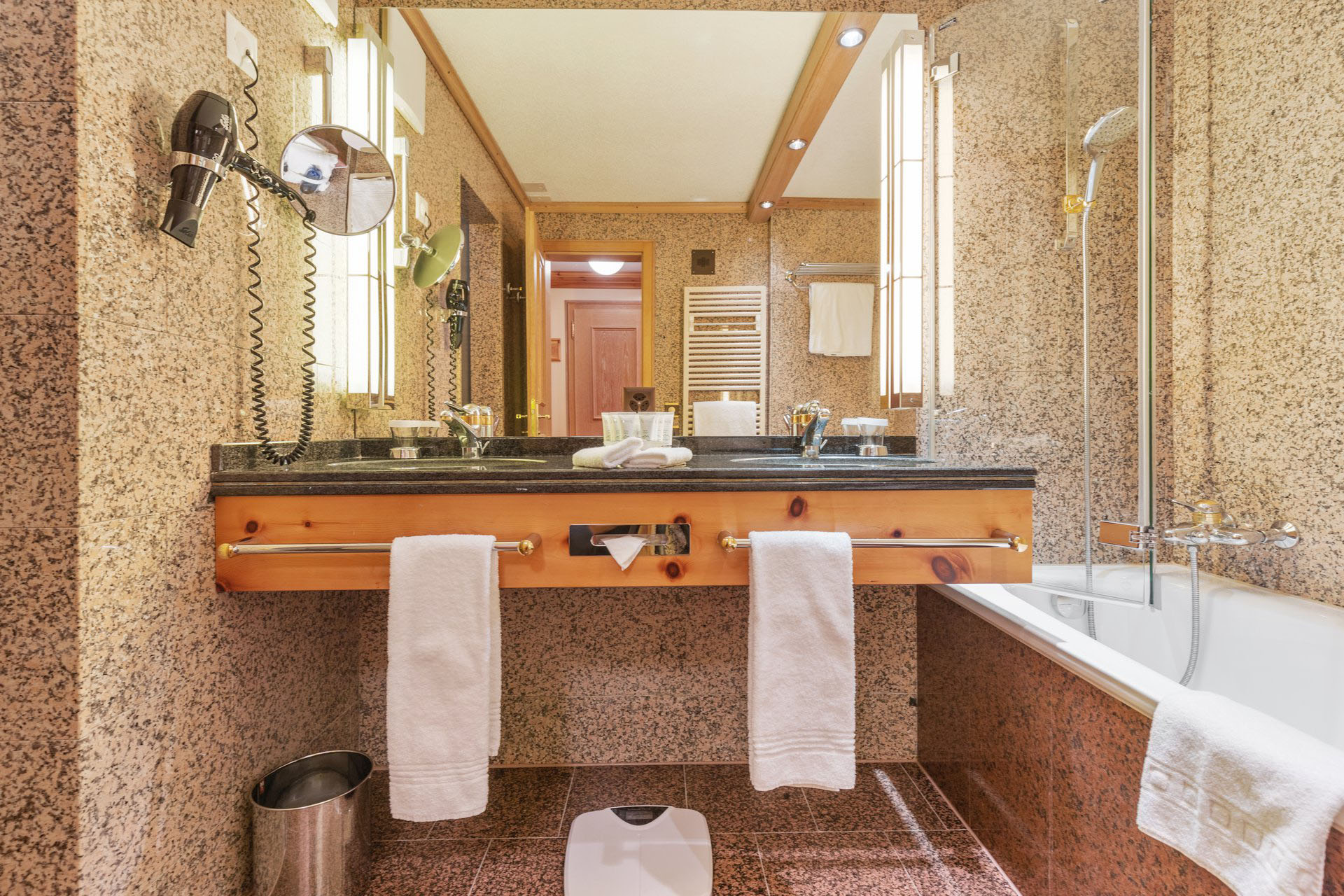Classic Superior Double Room Bathroom Basins - Grand Hotel Zermatterhof