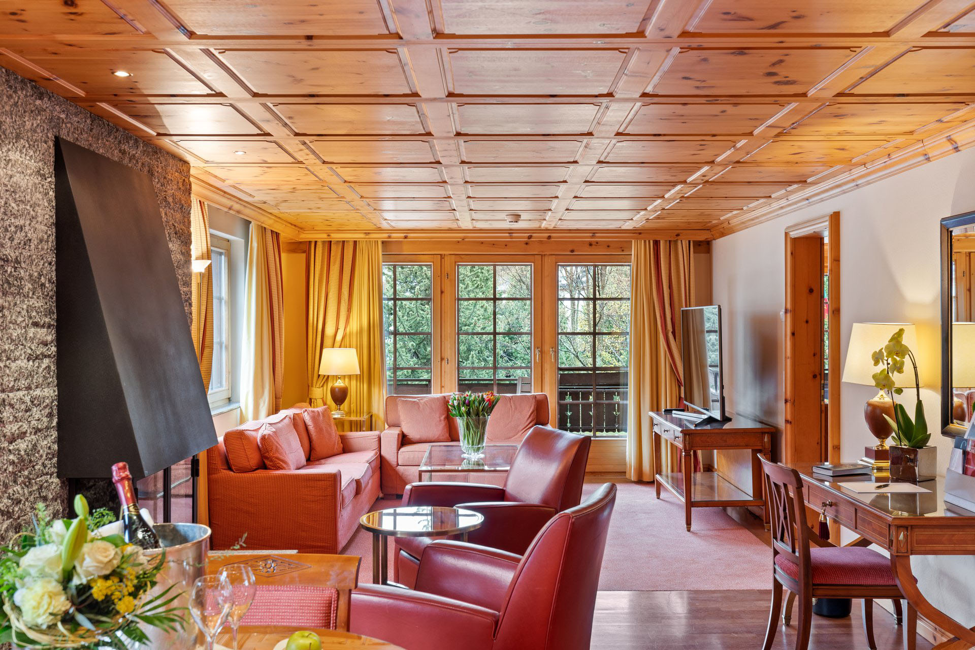 Classic Superior One Bedroom Suite Living Room - Grand Hotel Zermatterhof
