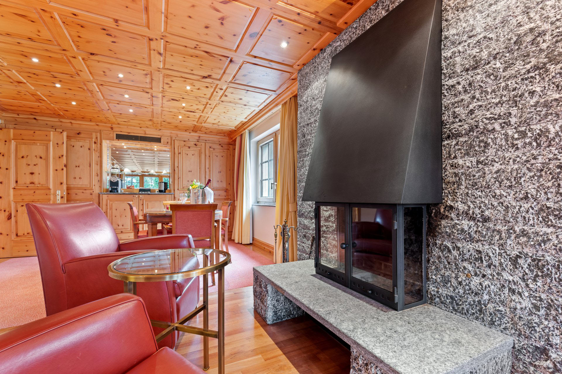 Classic Superior One Bedroom Suite Fireplace - Grand Hotel Zermatterhof