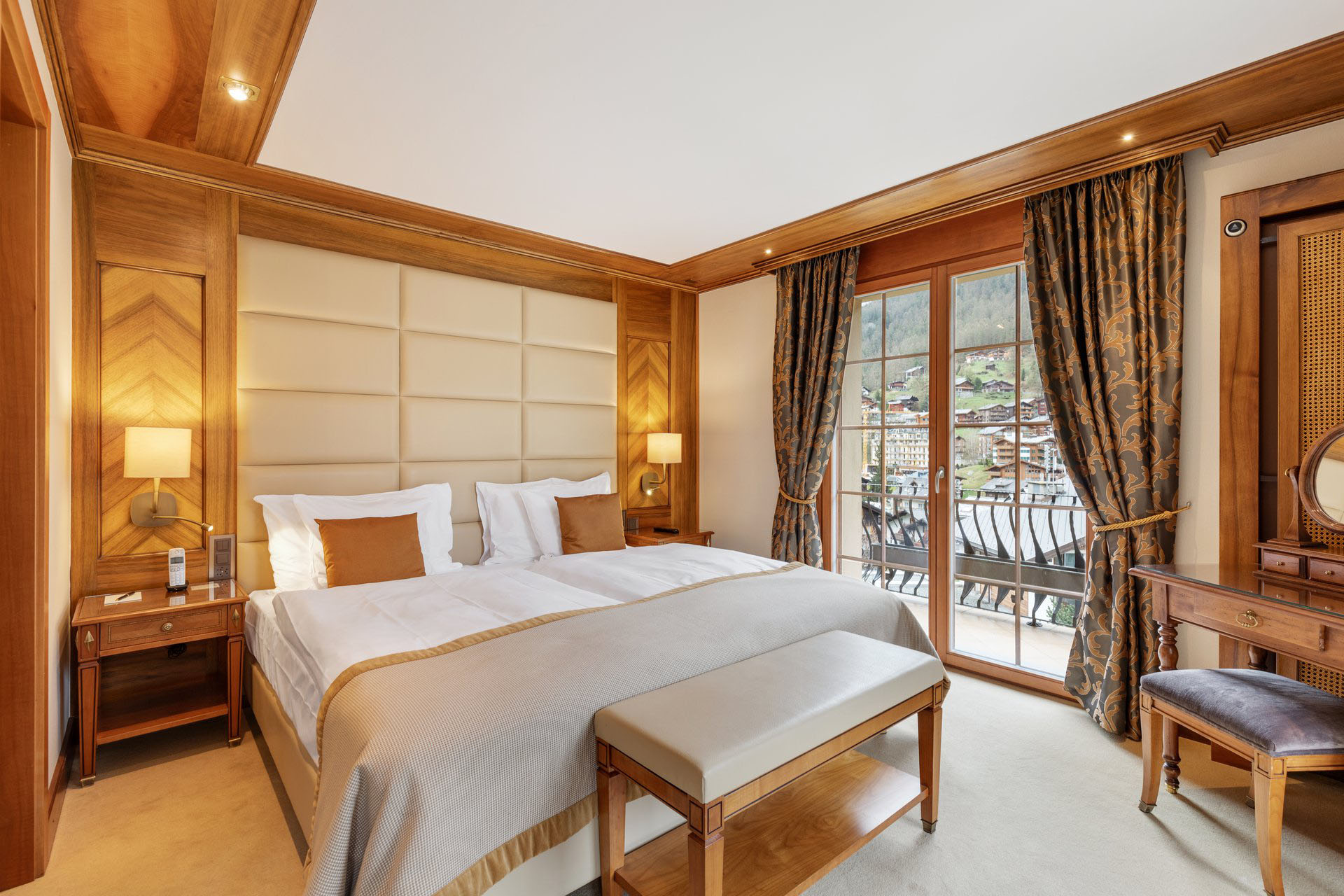 Grand Suite Matterhorn Bed - Grand Hotel Zermatterhof