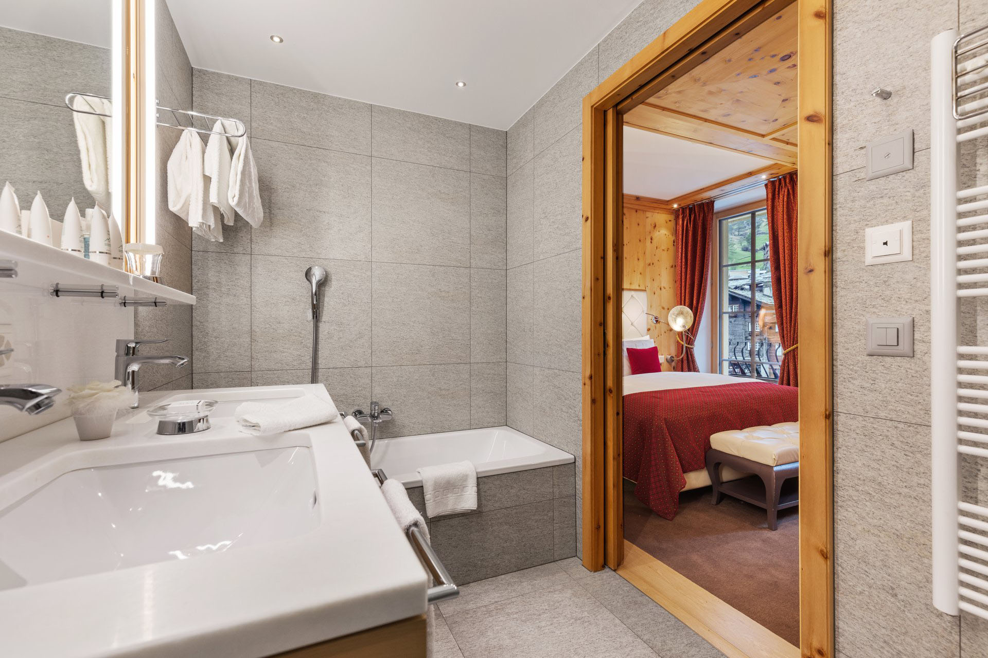 Superior One Bedroom Suite Matterhorn View Bathroom/Bedroom - Grand Hotel Zermatterhof